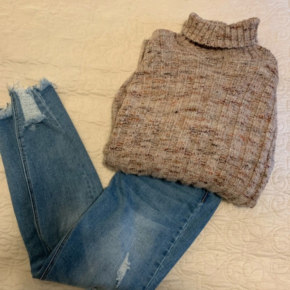 Vintage Turtleneck Sweater - Picture 6 of 6